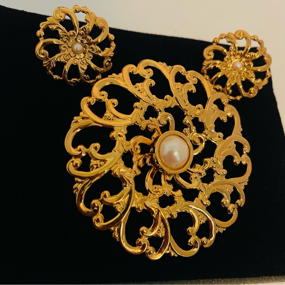 Vintage Avon Jewelry Flower Blossom Gift Set Pin & Earrings Gold Tone Faux Pearl - Picture 4 of 7